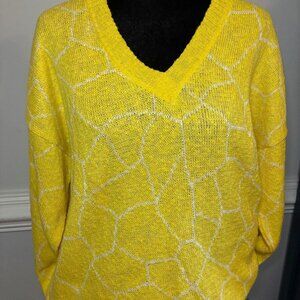 Men's Yellow V Neck Sweater, Made in Italy, Size Medium, Vintage